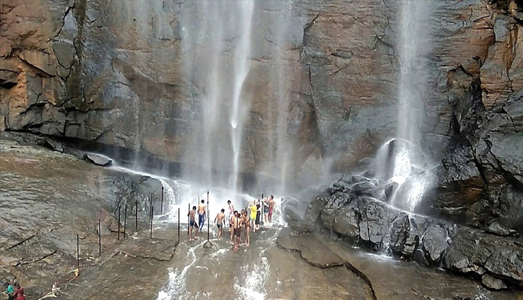 waterfalls in tamil nadu,best waterfalls to visit in tamil nadu,tamil nadu waterfalls list,waterfalls near coimbatore,courtallam waterfalls,monkey waterfalls,agaya gangai waterfalls,siruvani waterfalls,agasthiyar waterfalls,kodiveri waterfalls,thirumoorthy waterfalls,kumbakarai waterfalls,hogenakkal waterfalls,thirparappu waterfalls,top waterfalls in tamil nadu,must-visit waterfalls in tamil nadu