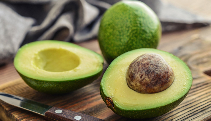 Avocados,walnuts,vegetables,water,Chocolate,food to fight aging,aging on skin,skin care tips,beauty tips