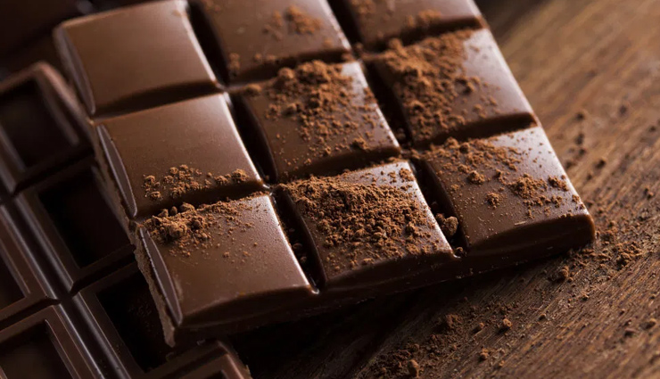 Avocados,walnuts,vegetables,water,Chocolate,food to fight aging,aging on skin,skin care tips,beauty tips