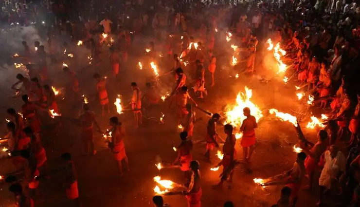 unusual festivals you can experience in india,6 unusual festivals you can experience in india,travel in india,tourist places in india,holidays in india