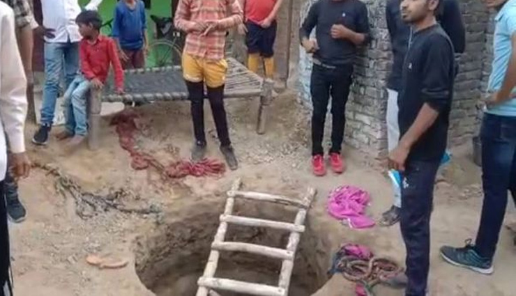 आगरा: खेलते समय शौचालय के गड्ढे में गिरे बच्चे को बचाने लिए उतरे चार लोग, सभी की हुई मौत