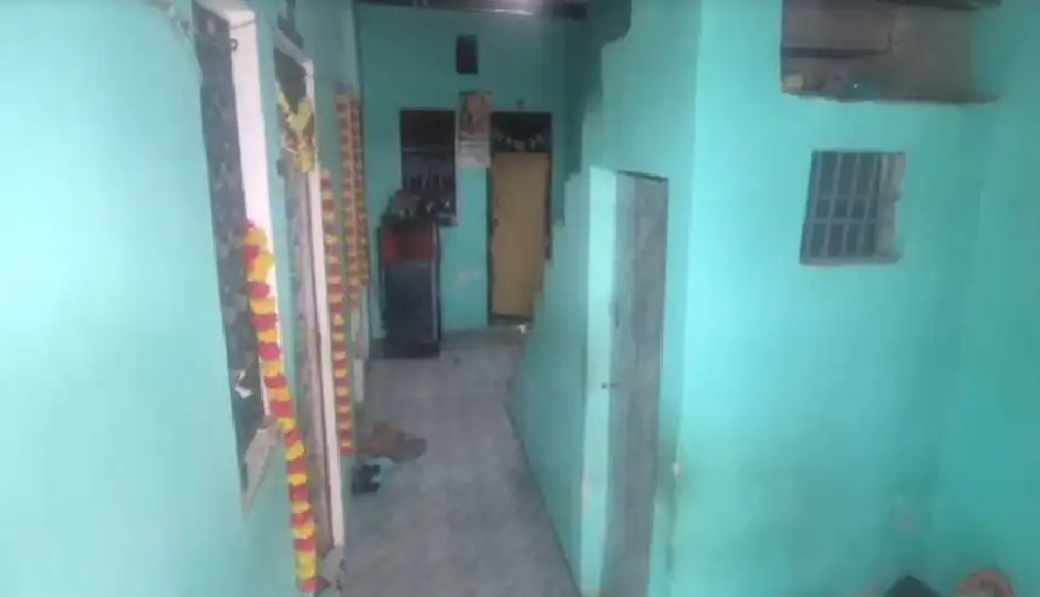 सोनम-सिया के बाद आगरा में एक और सनसनीखेज मामला! पति की हत्या कर बाथरूम में दफनाया, 45 दिन बाद टाइल्स के नीचे मिला कंकाल