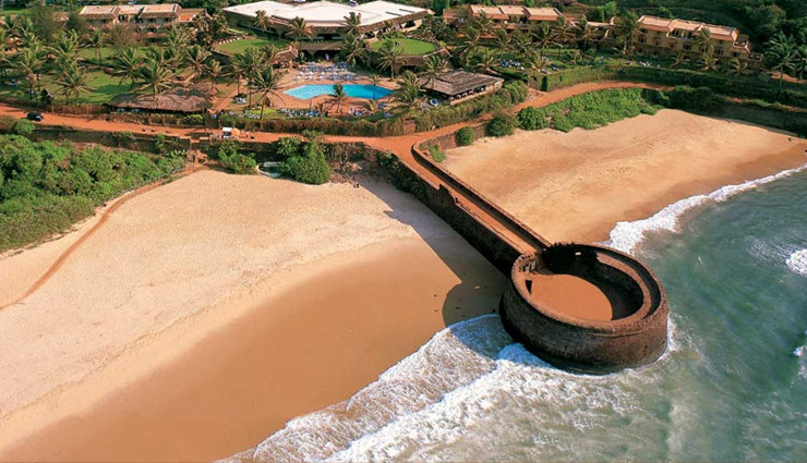 north goa tourist attractions,best places to visit in north goa,north goa beaches,aguada beach goa,calangute beach,vagator beach,baga beach,chapora fort,basilica of bom jesus,mangueshi temple,north goa flea market,anjuna beach flea market,goa party spots,north goa shopping