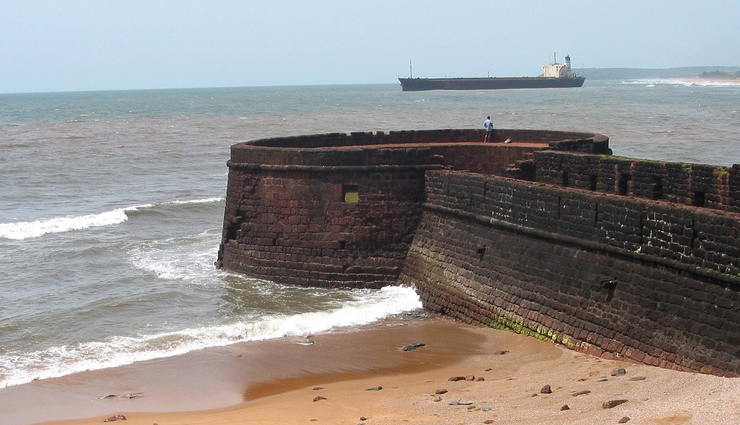 khubsurat samudri qile,india me sea fort,india me samudri kile,bharat me khubsurat samudri kile,beautiful sea fort in india,travel,travel guide,travel tips