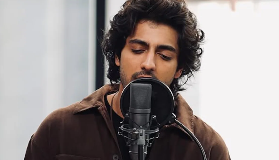 aneet padda,actress aneet padda,saiyaara,saiyaara movie,aneet alzheimer,aneet grandfather,ahaan panday,actor ahaan panday,ahaan reel