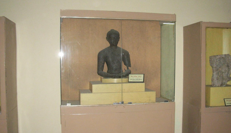 amazing tourist places in udaipur,top places udaipur,udaipur tourism,city palace udaipur,lake palace,jag mandir,monsoon palace,ahar museum,jagdish temple,fateh sagar lake,lake pichola,sukhadia circle,udaipur wax museum,udaipur travel guide,udaipur attractions,things to do in udaipur,best places in udaipur