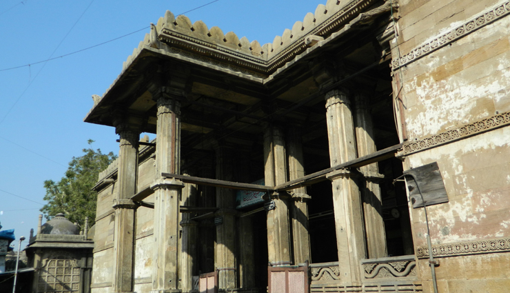 tombs in india,famous tombs in india,india tourism,tourist places in india,india tourist places,travel guide,holidays