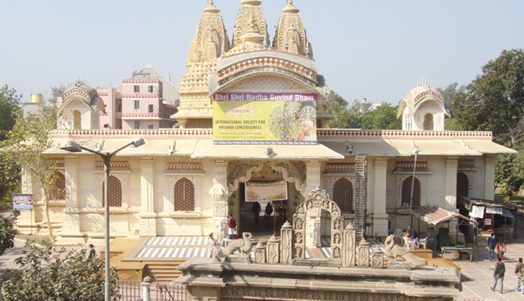 ahmedabad,temples in ahmedabad,famous temples,akshardham temple,swaminarayan temple,hathisingh temple,vaishnodevi temple,iskcon temple