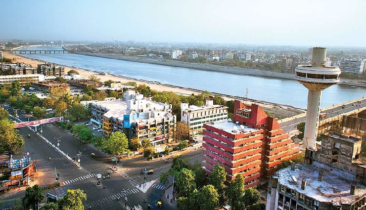 gujarat tourist attractions,must-visit places in gujarat,famous landmarks in gujarat,gujarat travel destinations,top tourist spots in gujarat,historical sites in gujarat,gujarat sightseeing guide,popular places to visit in gujarat,gujarat tourism highlights,iconic landmarks of gujarat