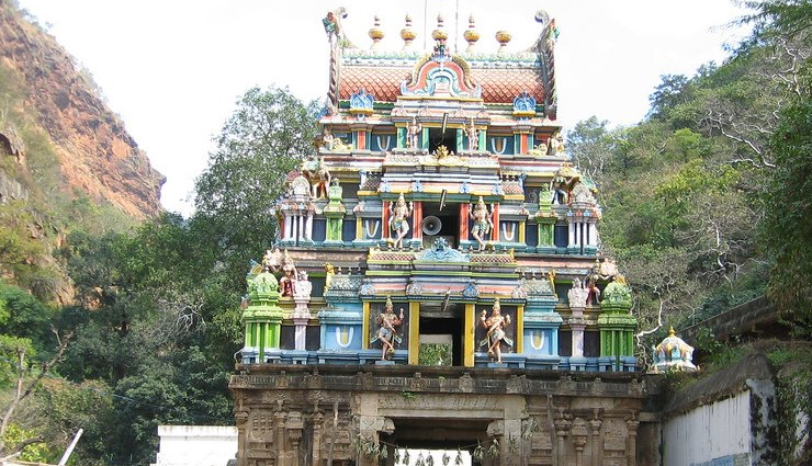 आंध्रप्रदेश के ये मंदिर पेश करते हैं वास्तुकला का शानदार नजारा, एक बार जरूर जाएं यहां temples in andhra pradesh,famous andhra pradesh temples,popular religious places andhra pradesh,top temples to visit in andhra pradesh,historic temples of andhra pradesh,temple tourism andhra pradesh,ancient temples andhra pradesh,spiritual destinations andhra pradesh,andhra pradesh temple tour,must-see temples in andhra pradesh