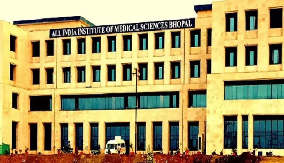 एम्स भोपाल में लापरवाही! ब्लड कैंसर से जूझ रहे 3 वर्षीय बच्चे को लगा गलत इंजेक्शन, हुई मौत; दो नर्सिंग अधिकारियों पर FIR