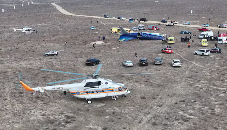 अज़रबैजान एयरलाइंस का विमान कज़ाकिस्तान में दुर्घटनाग्रस्त, 110 यात्रियों में से 42 मरे azerbaijan airlines plane crash kazakhstan,azerbaijan airlines crash aktau,plane crash kazakhstan,azerbaijan airlines flight crash,aktau airport crash,azerbaijan airlines embraer 190 crash,azerbaijan airlines accident,plane crash survivors,azerbaijan airlines crash details,emergency landing crash kazakhstan