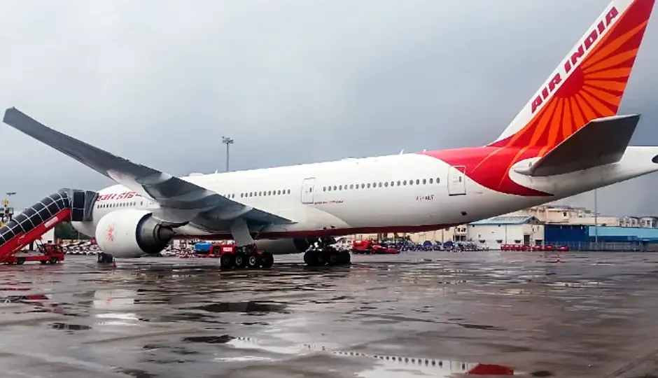 मुंबई में मूसलाधार बारिश के बीच एयर इंडिया का अलर्ट, उड़ान सेवाओं पर पड़ सकता है असर