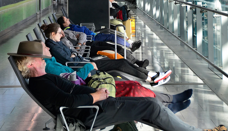 places on airport,places on airport to avoid touching