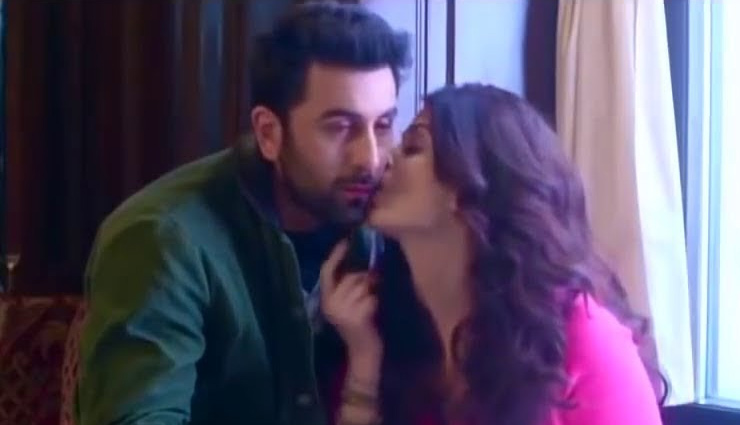 शाहरुख से लेकर करीना तक ये सितारें शादी के बाद फिल्मों में दे चुके हैं बोल्ड और किसिंग सीन्स, लाइफ पार्टनर ने जताई थी नाराजगी! Shah Rukh Khan,Kareena Kapoor,kissing scenes after marriage,bollywood gossips in hindi