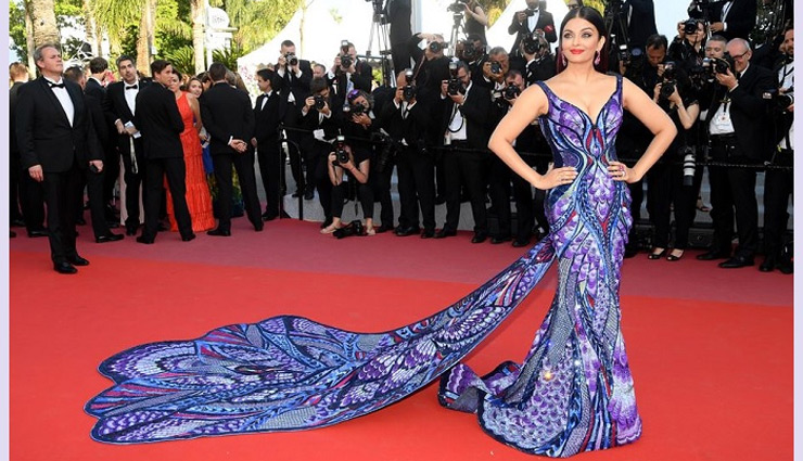 कान्स फ‍िल्‍म फेस्‍ट‍िवल में पहुंचीं ऐश्‍वर्या, बटरफ्लाई गाउन में बिखेरे जलवे, देखे तस्वीरे