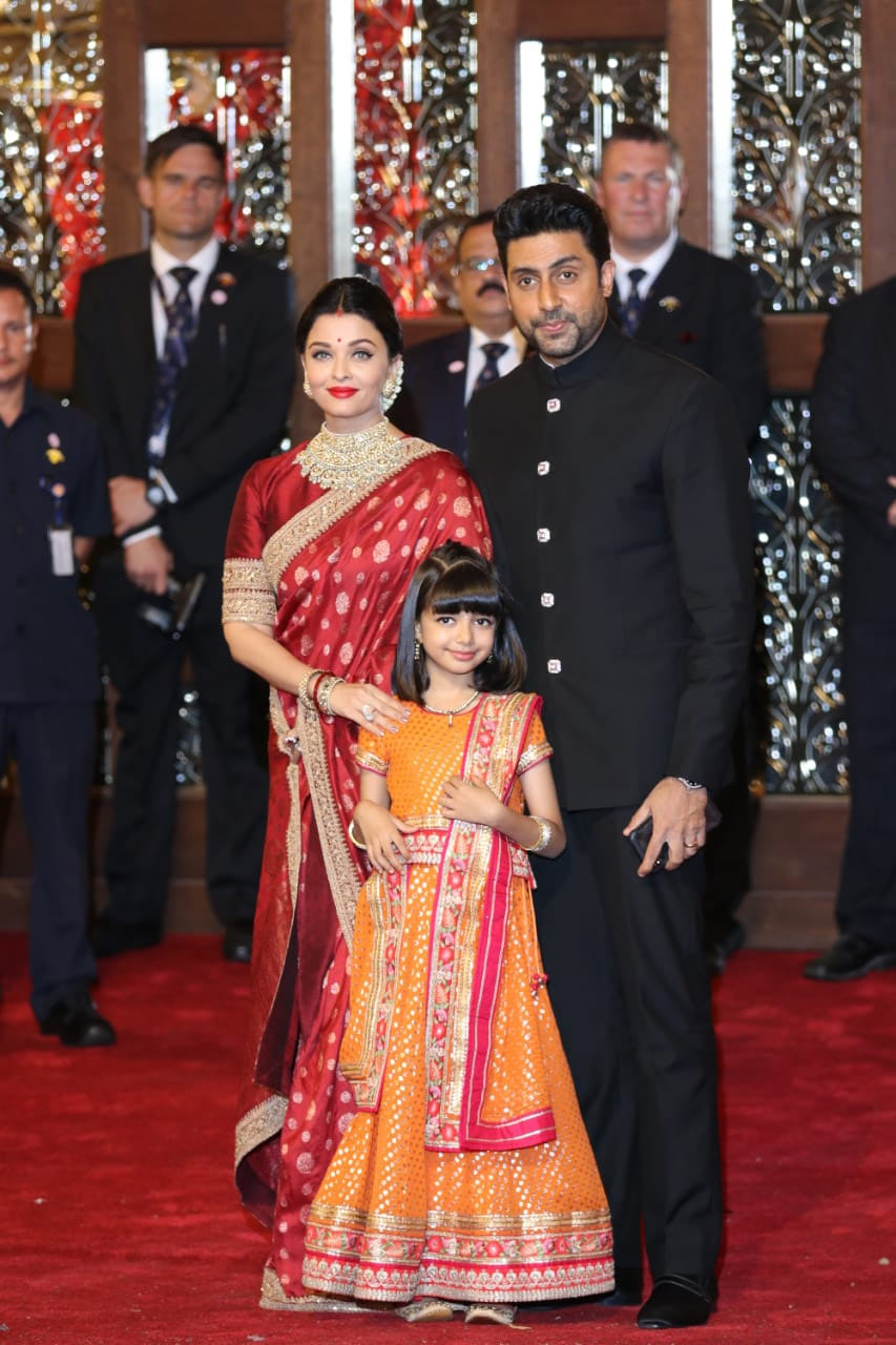 isha ambani-anand piramal wedding,isha ambani,marriage photos,anand piramal,mukesh ambani,sachin tendulkar,harbhajan singh,ranveer singh,deepika padukone,priyanka chopra,nick jonas