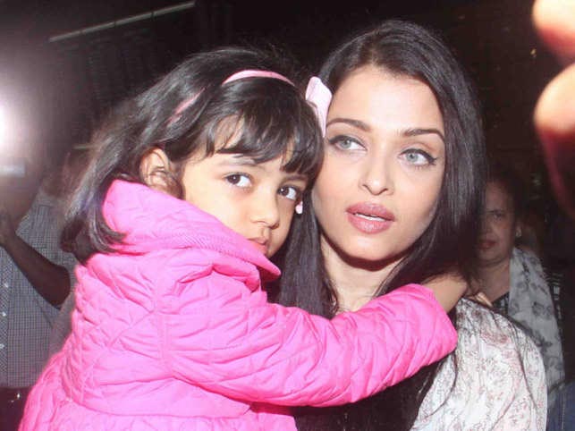 प्लास्टिक सर्जरी वाले सवाल पर ऐश्वर्या ने तोड़ी चुप्पी, कहा - 'किसी से कुछ छिपा नहीं है...' bollywood,aishwarya rai,plastic surgery