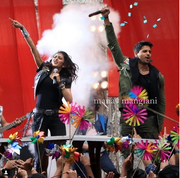 aiyaary,sidharth malhotra,rakul preet,amid college,entertainment,gossips,bollywood