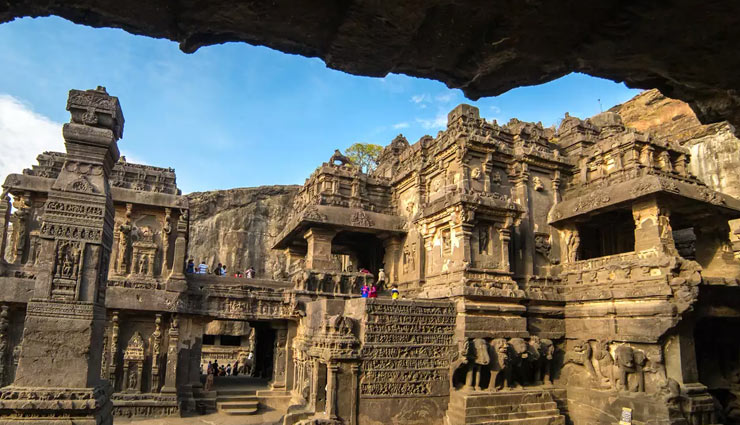 ajanta-ellora caves,travel,tourism,holidays,famous tourist spot  ajanta-ellora caves