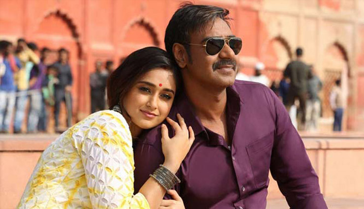 ‘रेड’ को लेकर उत्साह नहीं, बड़ी ओपनिंग मुश्किल,पहला दिन 5 करोड़!