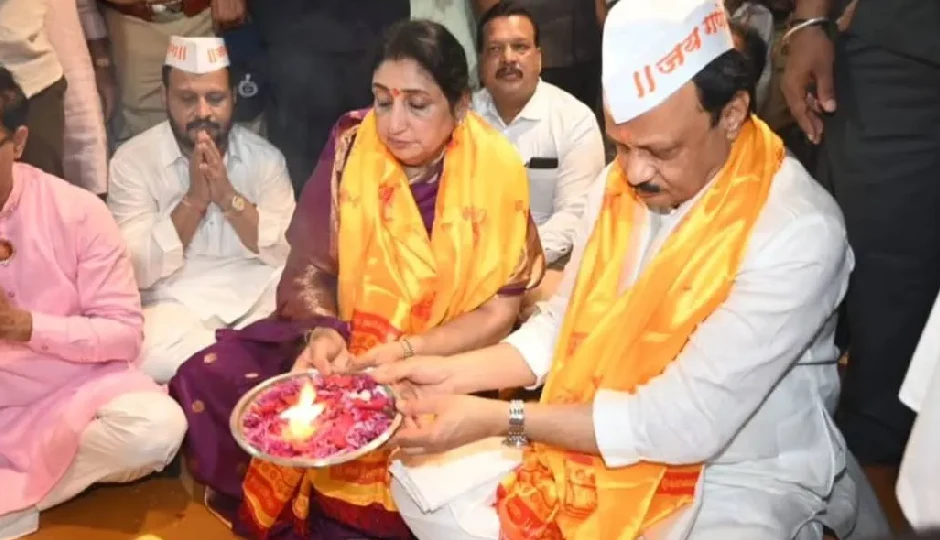 अजित पवार की पत्नी सुनेत्रा, 40 साल का साथ, परिवार से संसद तक निभाई जिम्मेदारियों की अहम भूमिका