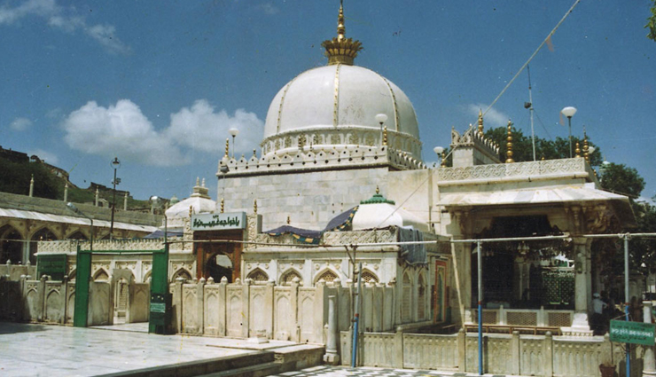 ajmer,tourist spots in ajmer,places to visit in ajmer,ajmer dargah sharif,ana sagar lake,dhai din ka jhopra,akbars palace & museum,nasiyan jain temple,victoria jubilee clock tower