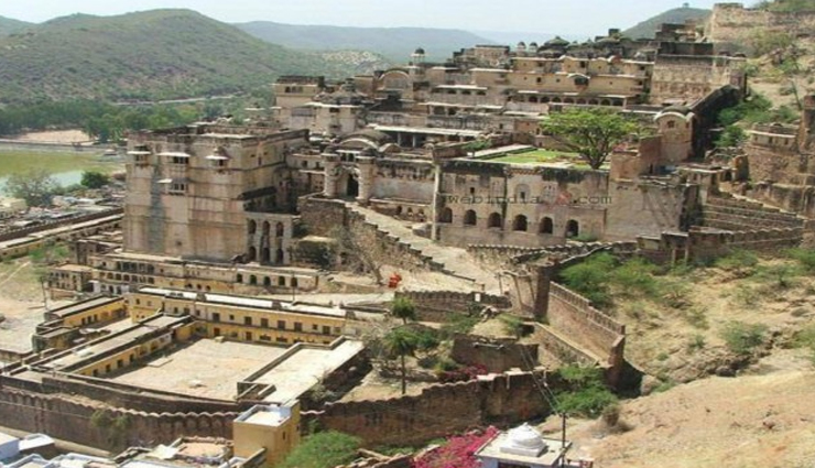 ajmer,rajasthan,places to visit in ajmer,tourist attractions in ajmer,ajmer sharif dargah,shrine of saint,adhai din ka jhonpra,incredible lal mandir aka soniji ki nasiyan,sai temple,taragarh fort or ajmer fort