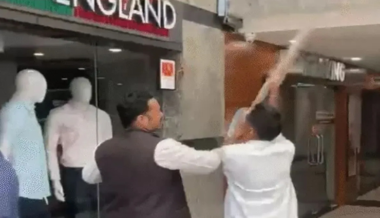 lawyers turned violent during ajmer bandh,vandalised malls and shops,have a look at the pictures