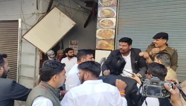 lawyers turned violent during ajmer bandh,vandalised malls and shops,have a look at the pictures