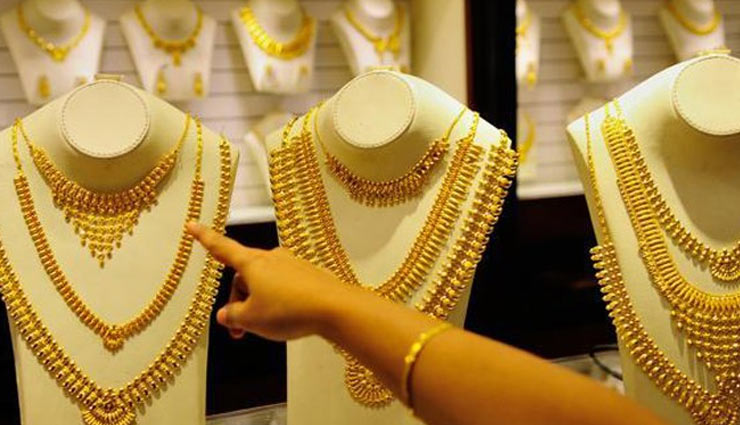 अक्षय तृतीया पर किन चीजों में निवेश हो सकता है घाटे का सौदा, जाने राशि अनुसार 