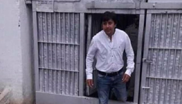 84 घंटे जेल में बिताने के बाद बाहर आए विधायक आकाश, जश्न में BJP दफ्तर के बाहर फायरिंग akash vijayvargiya,bjp,kailash vijayvargiya,bjp mla kailash vijayvargiya,akash vijayvargiya bail petition,bhopal,indore,news,news in hindi