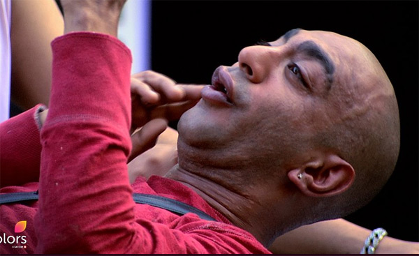 बिग बॉस 11 : लग्जरी बजट टास्क के दौरान इंसानियत हुई शर्मसार, आकाश का किया बुरा हाल bigg boss 11,Salman Khan,luxury budget task,akash,infection,bigg boss news