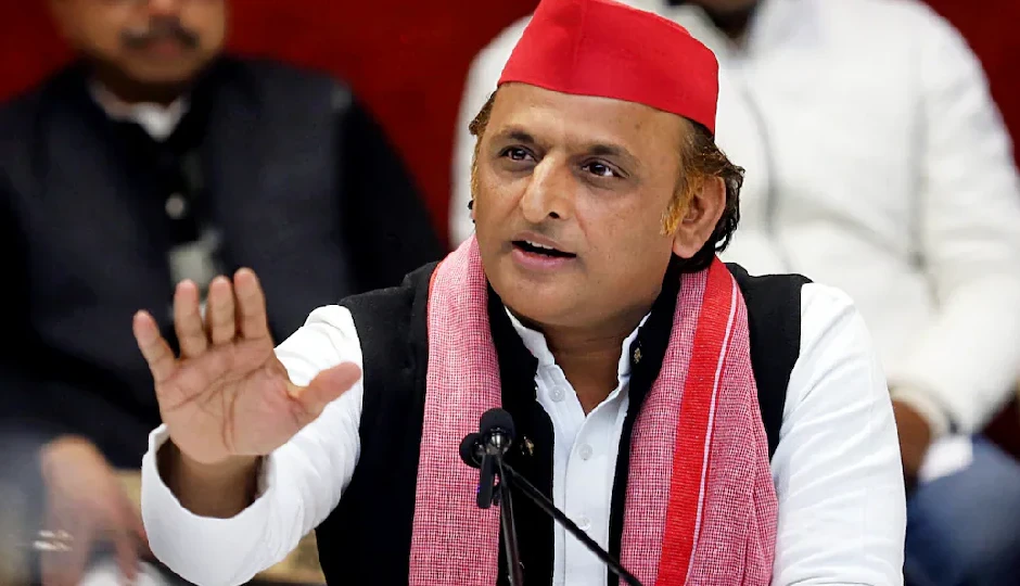 अयोध्या में राम मंदिर ध्वजारोहण के बीच अखिलेश यादव का बयान, संकल्प पूर्ण करने के दिए संकेत