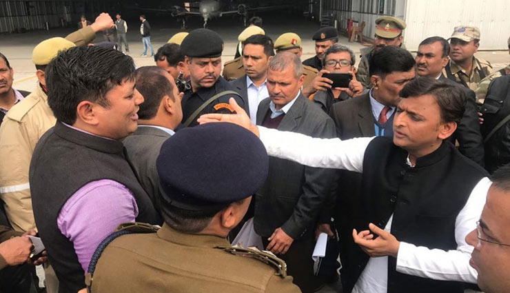 इलाहाबाद यूनिवर्सिटी के कार्यक्रम में जा रहे अखिलेश यादव को लखनऊ प्रशासन ने एयरपोर्ट पर रोका, हंगामा
