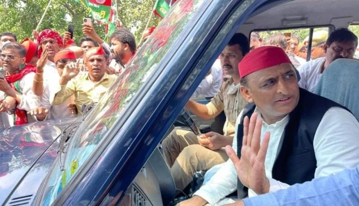 पूर्वांचल एक्सप्रेस वे पर PM मोदी के बाद अब अखिलेश की जनसभा, उसी एयर स्ट्रिप पर जनता को करेंगे संबोधित 