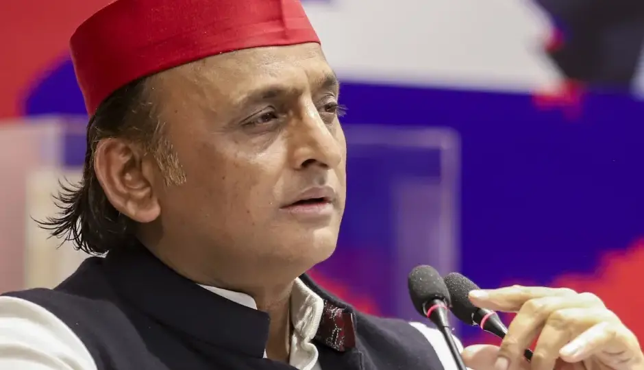 NSG सुरक्षा हटने पर भड़के अखिलेश यादव, बीजेपी पर उठाए गंभीर सवाल NSG सुरक्षा हटने पर भड़के अखिलेश यादव, बीजेपी पर उठाए गंभीर सवाल