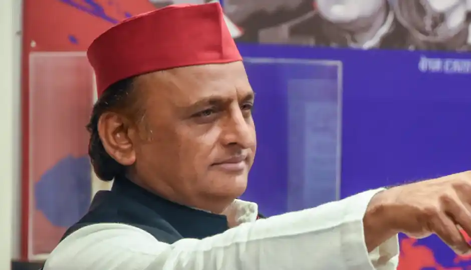 एमएलसी चुनाव से पहले अखिलेश यादव की अफसरों को चेतावनी, बोले- जेल जाने की तैयारी रखें