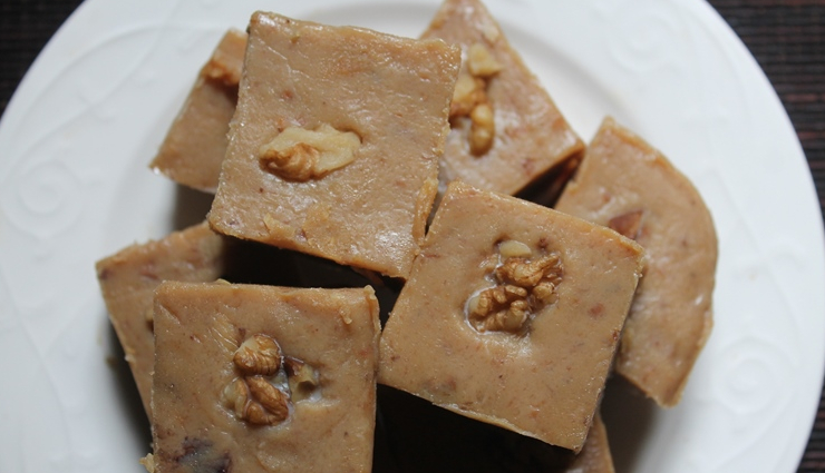 बच्चे अखरोट खाने में करते हैं नाटक, पर इससे बनी टेस्टी बर्फी के लिए कभी नहीं कर पाएंगे मना #Recipe