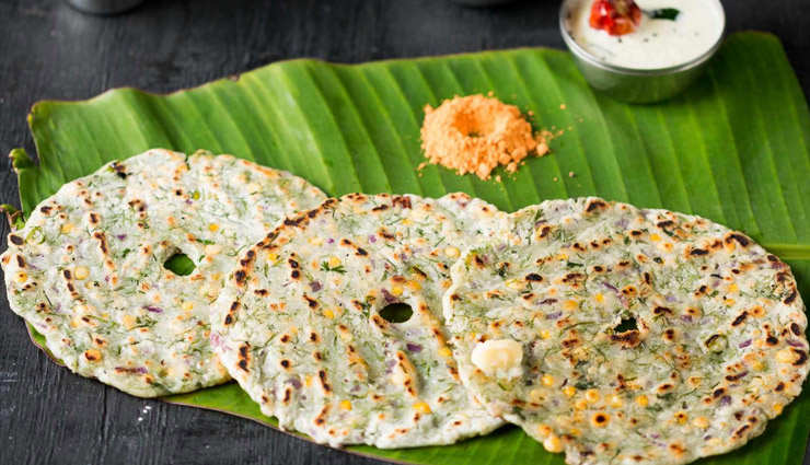 famous street food in india,street food in india,most famous street food in india,litti chokha,aloo tikki,vada pao,akki rotti,mirchi bajji