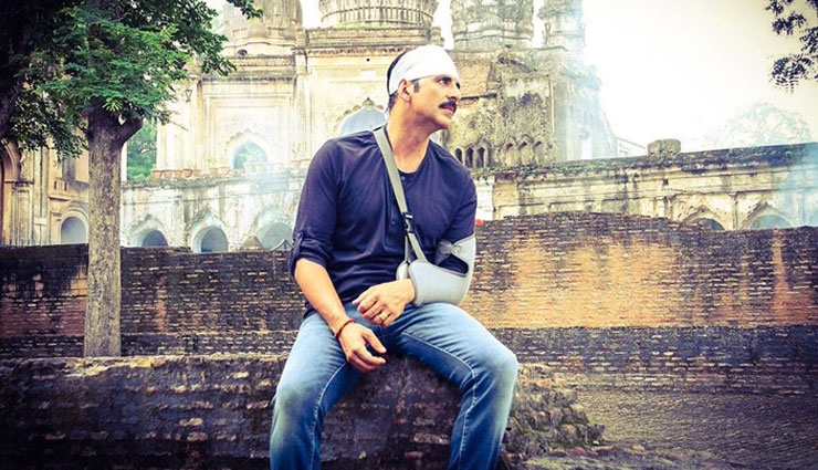 शूटिंग के दौरान लग चुकी है इन एक्टर्स को गम्भीर चोट entertainment,Akshay Kumar,Shah Rukh Khan,amitabh bachchan,actors who have suffered injuries on sets,injuries of actors,actors on sets injuries,john abraham