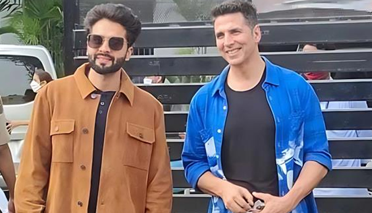 2 News : अक्षय ने क्रू के पेमेंट के लिए खुद के पैसे रुकवाए, तब्बू ने शेयर किया ‘विरासत’ से जुड़ा यह किस्सा