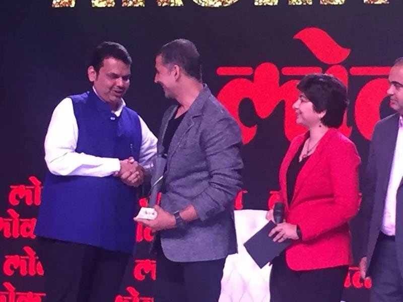 akshay kumar awarded as social influencer,Akshay Kumar,social influencer,lokmat maharashtrian of the year,entertainment news