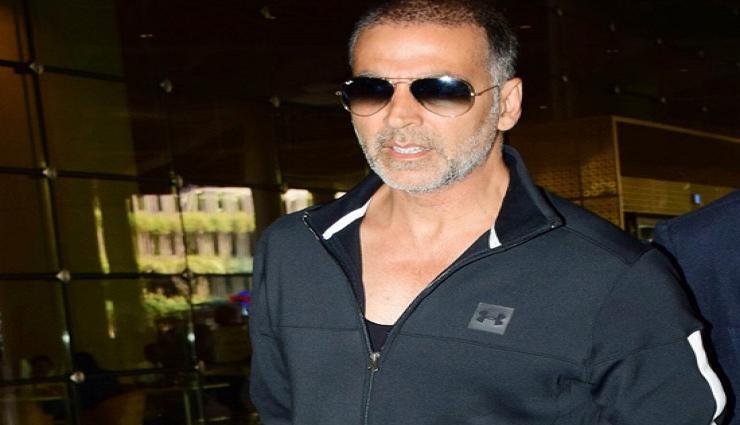 PHOTOS - छुट्टियां बिताकर इंडिया लौटे अक्षय, पत्नी ट्विंकल और बेटी नितारा के साथ मुंबई एयरपोर्ट पर दिखें