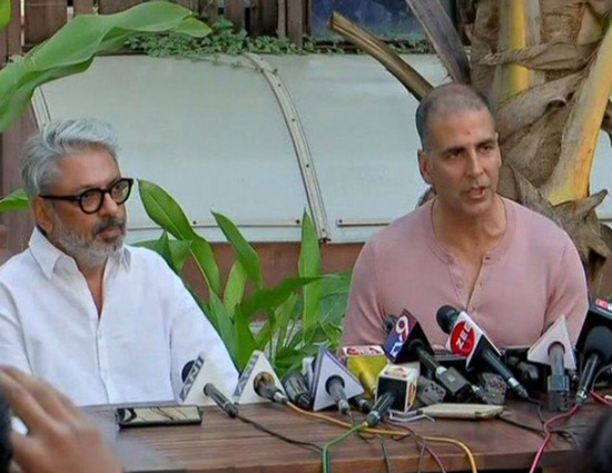 ‘पद्मावत/वती’ से घबराए अक्षय कुमार, फिर ‘अय्यारी’ से मुकाबला