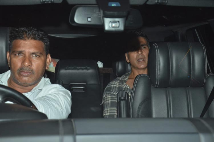 ‘सिम्बा’ ने मनाया जश्न, दीपिका बनी विशेष मेहमान, दिया आशीर्वाद, फोटो वायरल bollywod,simmba success bash,deepika padukone,ranveer singh,ajay devgn,Akshay Kumar,rohit shetty