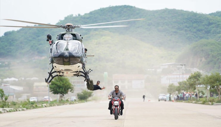 अक्षय कुमार ने किया एक और खतरनाक स्टंट, तस्वीर शेयर कर कहा - खुद पर ट्राई ना करे