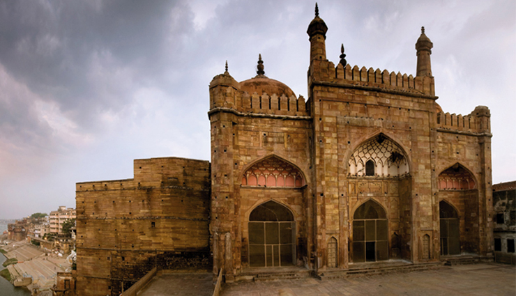 varanasi,things tourist must do in varanasi,uttar pradesh,holidays,travel guide,travel tips