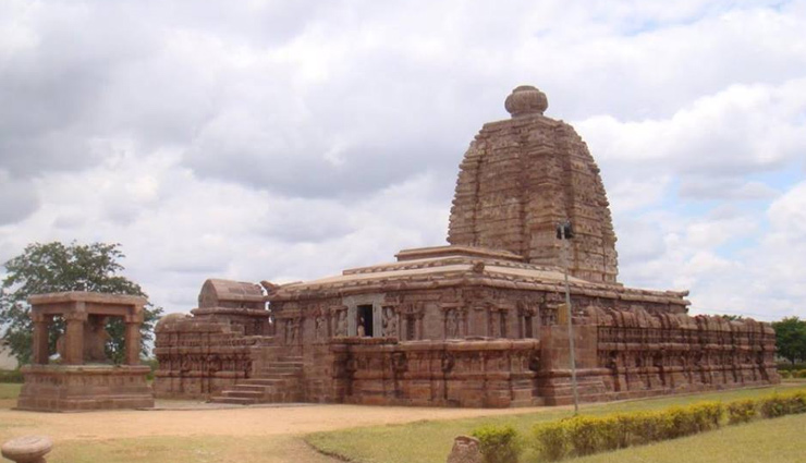 10 popular temples in telangana,famous temples in telangana,must-visit temples telangana,pilgrimage sites in telangana,alampur jogulamba temple history,saleshwaram lingayya swamy temple cave,padmakshi temple warangal,chaya someswara swamy temple mystery,raja rajeshwara temple vemulawada,kondagattu anjaneya swamy temple,sangameshwar temple somasila,ramappa temple architecture,keesaragutta temple hyderabad,bhadrakali temple warangal