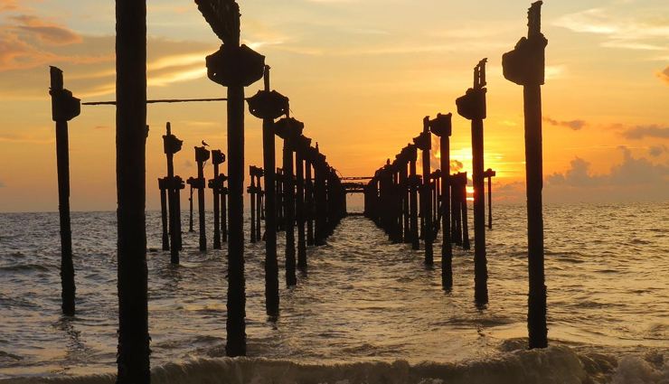 alappuzha tourist places,top attractions in alappuzha,must-visit places in alappuzha,alappuzha sightseeing,alappuzha tourism,best places to visit in alappuzha,alappuzha travel guide,alappuzha backwaters,alappuzha beach,alleppey houseboats,krishnapuram palace,marari beach,pathiramanal island,ambalappuzha sri krishna temple,punnamada lake,karumadi kuttan,arthunkal church,nehru trophy boat race,alappuzha attractions